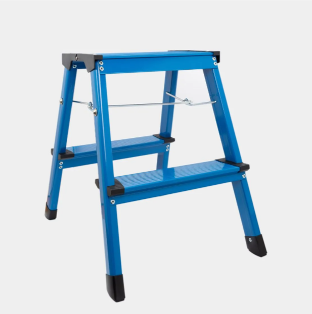 Escalera de aluminio azul de 2 pasos